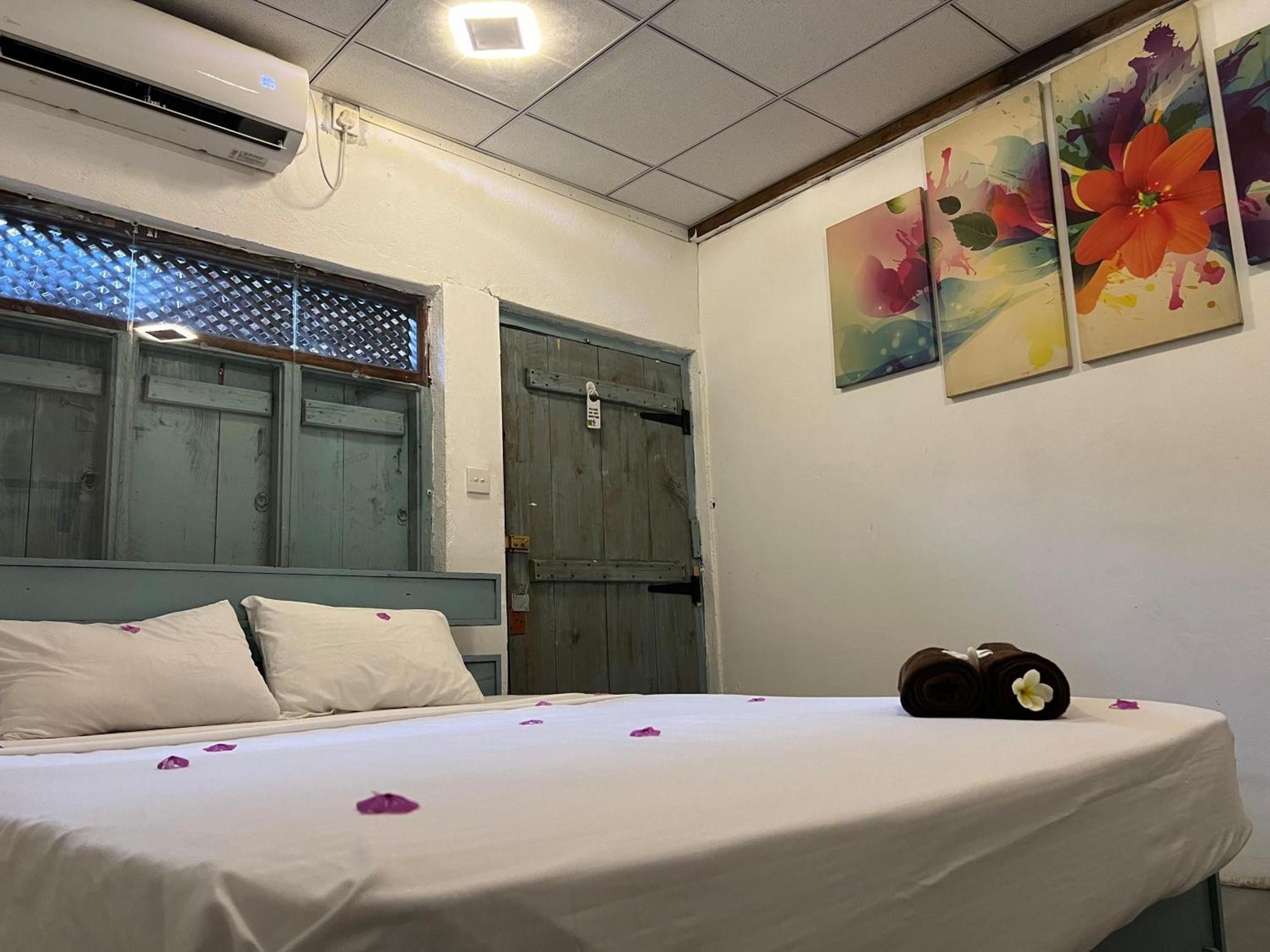 Cactus Arugambay Hostel Arugam Bay Bagian luar foto