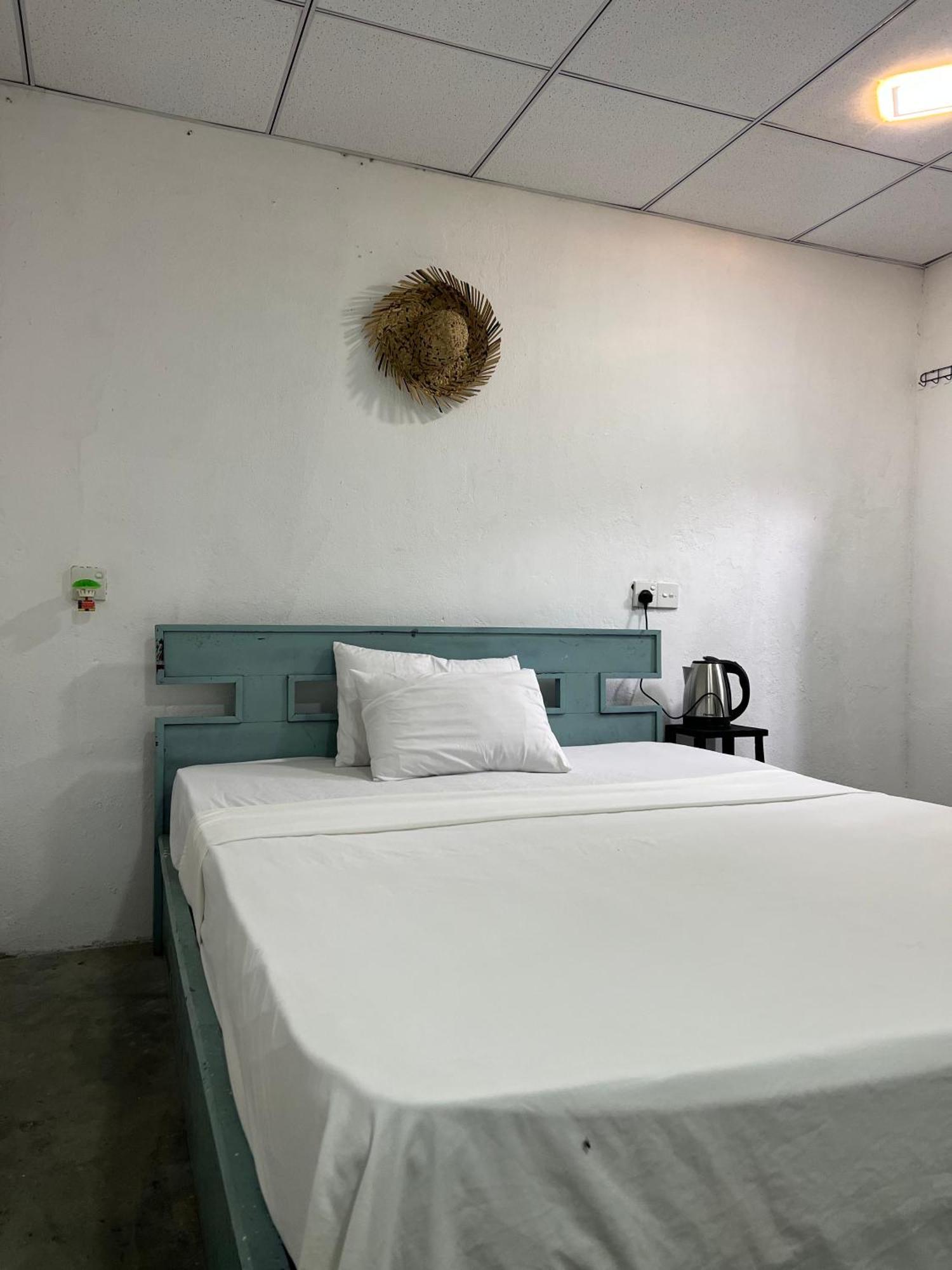 Cactus Arugambay Hostel Arugam Bay Bagian luar foto